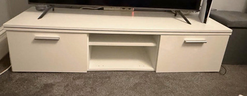 White gloss stand media - stand,